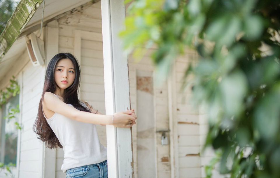 “放开我！”刘璝狠狠地挣了几下，没挣开，不由怒视孟达道：“子度，如今成都已破，你何必还要委曲求全，为这昏庸无能之人说话。”